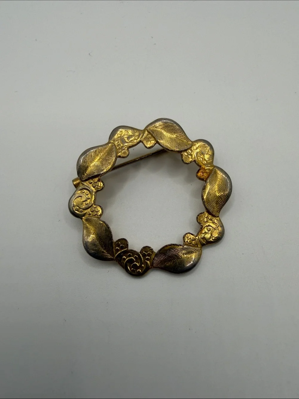 Gold Leaf Circle Brooch - Elegant Women’s Jewelry